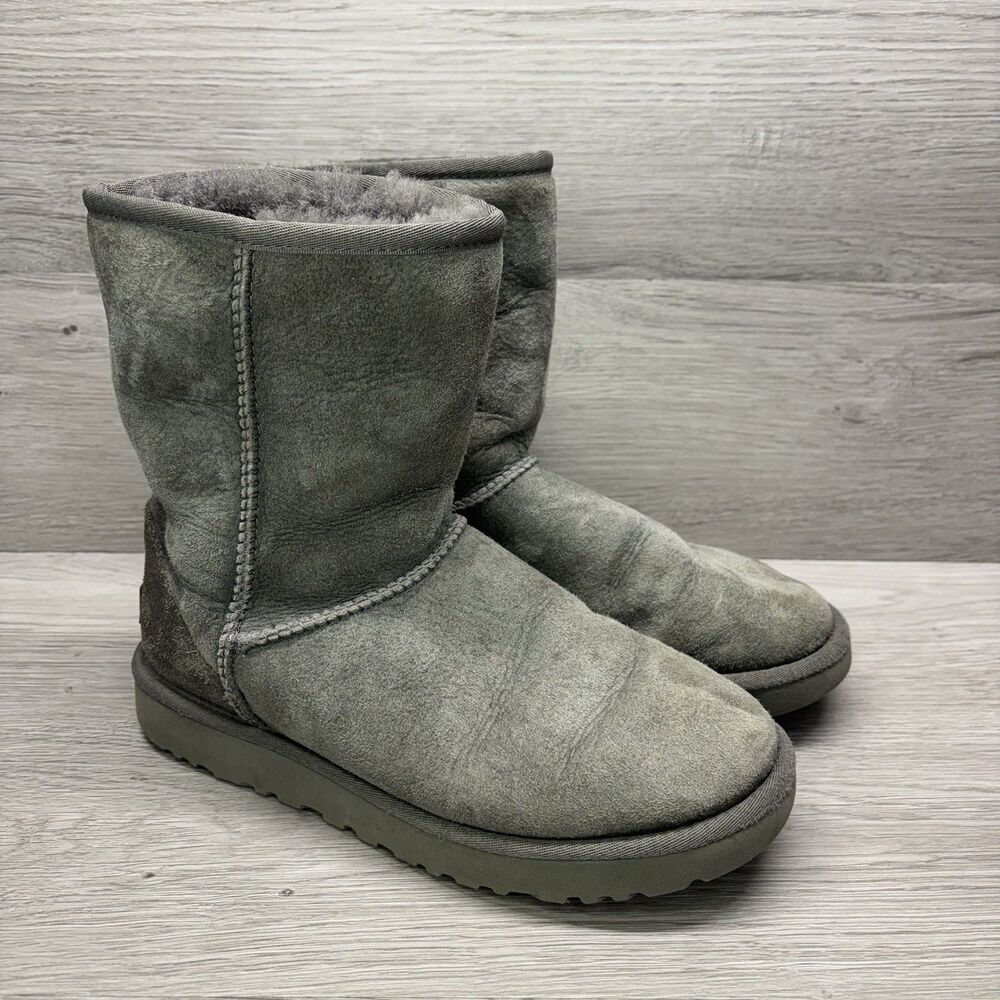 Ugg Womens Gray Suede Sheepskin Classic Short II Boots Size 7 1016223